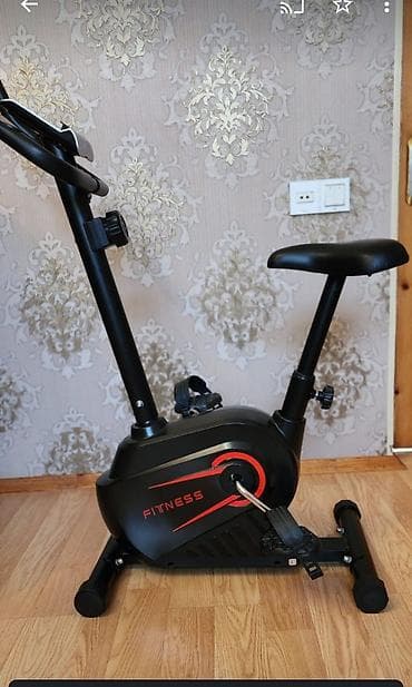 CD, DVD disklər və kassetlər: Qara rəngdə olan, qırmızı “FITNESS” yazısı ilə dizayn edilmiş — 1