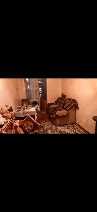 4 otaqlidi bina evi satilir - Geniş qonaq otağı üçün uzun yemək — 4