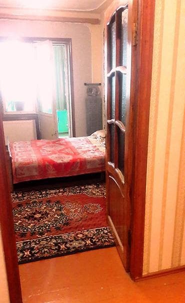 kiraye ev nermanovda: Mərkəzi Hərbi Hospitalın yanında, "8 Noyabr" metrosunun çıxışındakı 9 — 4