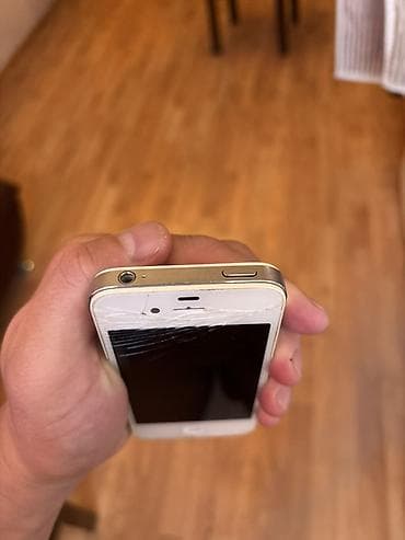 ayfon 4 s: IPhone 4S, Ağ, Qırıq — 5