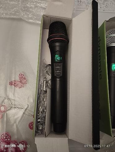 Simli UHF/2.4G rəqəmsal idarəetməli dinamik mikrofon - Simsiz əl