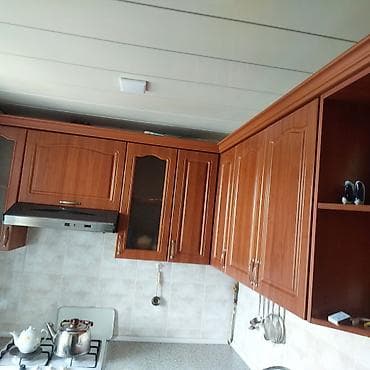 metbex mebelleri sifarisi: Mətbəx mebeli dəsti - Künc yerləşimli üst və alt şkaflar: qoz rəngli — 1