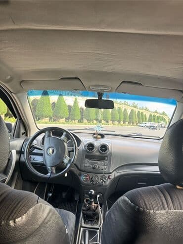 şevralet kobalt: Chevrolet Aveo: 1.4 l | 2010 il 250000 km Sedan — 2