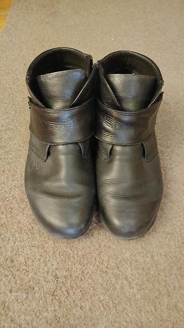 Qara dəri qadın botu - Model: aşağı boğazlı, gündəlik komfort bot -