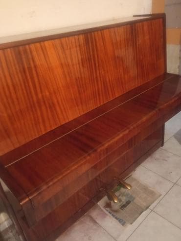 dynacord 2: Upright piano – “Belarus” markalı - Korpus: parlaq laklı, taxta — 2