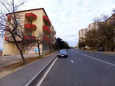 hovsanda obyekt satılır: Xətai rayonu, Yeni Əhmədli qəsəbəsi Şıxlınski küçəsi, Əsas mərkəz — 20