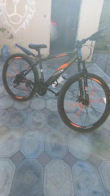 bicycle: 29 lug Bmx çox az sürülüb teçili köçle baglı satılır.heç bir problemi — 2
