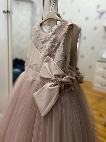 usaq ucun don: Uşaq üçün zərif ziyafət/libas paltarı Yeni kimidir 2dəfə geyinlib - — 2