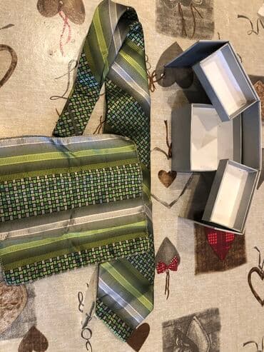 yuxuda sac rezini gormək: Qalstuk ve platok,set sheklinde — 4