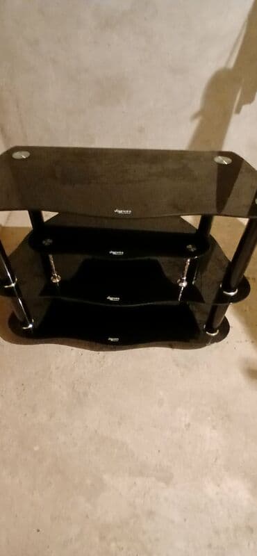 şuşə polka: Düz TV altlığı, Polkalı, Şüşəli — 1