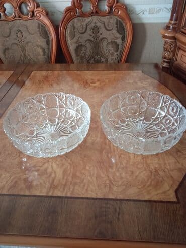 Təmiz xrustal vazalar