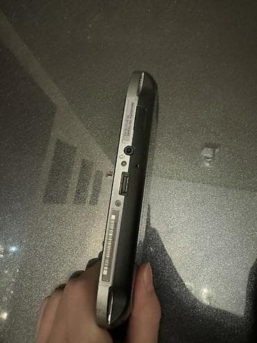 bluetooth aux: Sony PlayStation Vita (PS Vita) əl konsolu - Model: PCH-1000 seriyası — 3