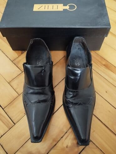 kişi koftaları: Ayaqqabı mekiska — 2