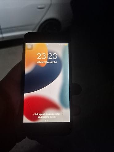 IPhone 7, Qara, Qırıq — 4