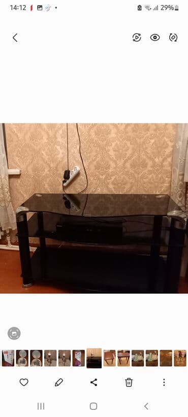 şüşə təmizləyən: İşlənmiş, Düz TV altlığı, Polkalı, Şüşəli, Rusiya — 1