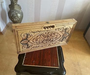 İdman çantaları: Taxta materialdan hazırlanmış bu nard dəsti, oyunu oynamaq üçün tam — 2