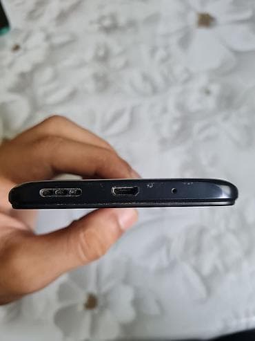 philips xenium 9@9s: Xiaomi Redmi 9A Telefon yaxşı vəzyətdədir heç bir prablemi yoxdu — 4