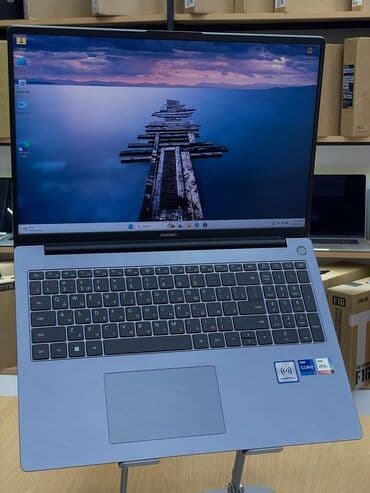 Huawei noutbuk - Ekran: incə çərçivəli, böyük diaqonallı IPS ekran