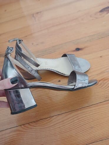 Босоножки, сандалии, шлепанцы: Qadın sandalı - Model: Açıq burunlu, bir zolaqlı sandalet - Rəng — 3