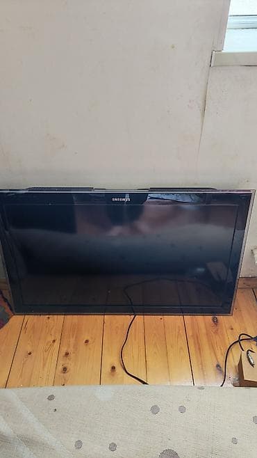noutbuklar kreditle: Samsung LCD Televizor - Ekran diaqonalı: təxminən 40–42 düym (şüşə — 1