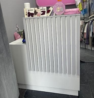 salon masa: Resepşn masası 130 azn. Təzə kimidir. Ünvan Yasamal.
~SD — 1