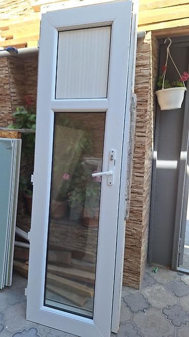 bal: PVC qapılar – 2 ədəd - Material: ağ rəngli PVC/profil karkaslı - — 2