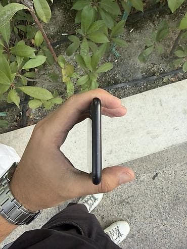 iphone 7 ekrani: IPhone 7, 32 GB, Qara, Barmaq izi — 4