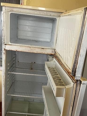 Duxovkalar: Işləyir, İki kameralı soyuducu - Üst kamera: dondurucu bölmə - Alt — 6