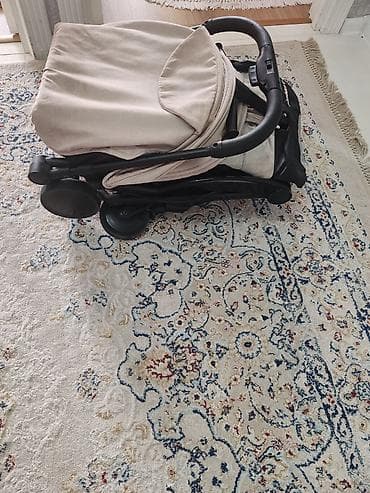 ForBaby uşaq arabası - Kompakt qatlanan konstruksiya: bir hərəkətlə