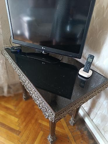 ref: İşlənmiş, Düz TV altlığı, Polkalı, Şüşəli, Azərbaycan — 2