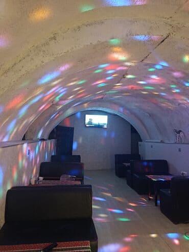 Mercedes-Benz: Ofisiant tələb olunur, Kafe, Gündəlik ödəniş, 30-45 yaş — 1