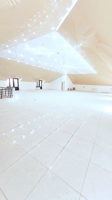 qəbələ kirayə evlər günlük: İcareye verilir. Göyçay ş. tam mərkəzdə çox əla yerdə 3 mərtəbə + — 10