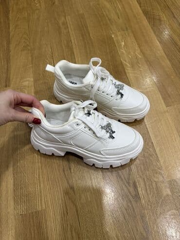 женские кеды на платформе: Zara, Ölçü: 36, rəng - Ağ, Yeni — 1