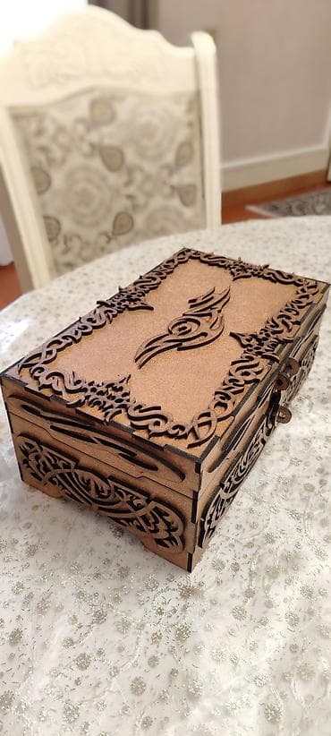 Ağacdan lazer kəsim texnikası ilə hazırlanmış dekorativ qutu -