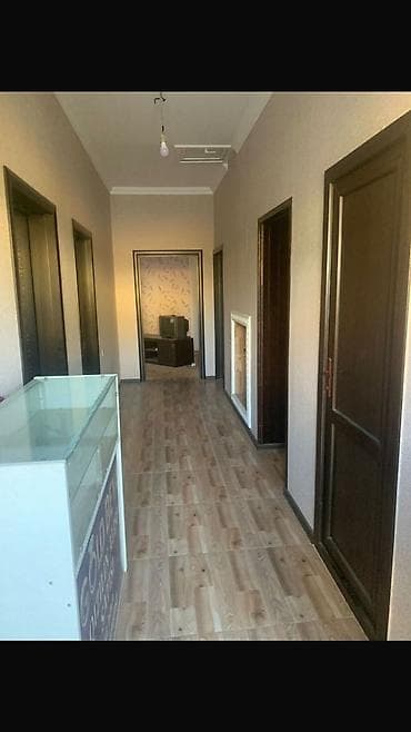 suraxanı dede qorqud: 5 otaqlı, 121 kv. m, Orta təmir — 8