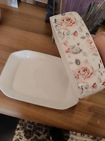 dekor qab: Porcelan yağqabı – qapaqlı, güllü dizayn istifadə edilməyib,2 ədəd - — 1