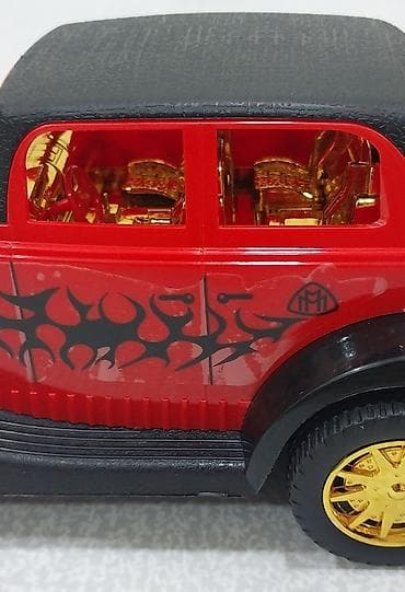 Mercedes Zeppelin oyun maşını klassik retro sedan modeli. Mercedes — 7