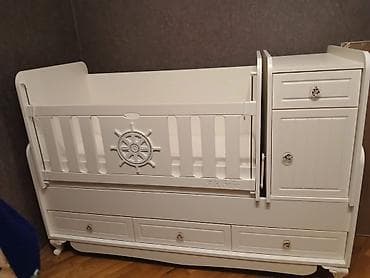 Oğlan üçün, İşlənmiş, Dördbucaq, Beşik, Dəstsiz, Matras ilə, Yellənmə mexanizmsiz