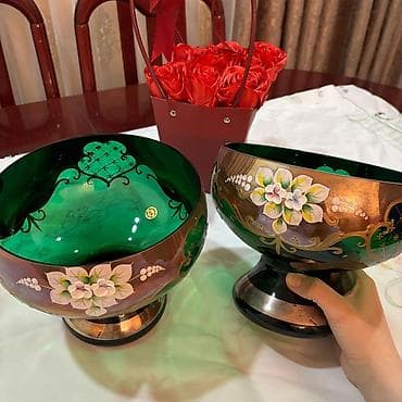 Vazalar: Şüşə dekorativ vazlar – 2 ədəd Zərif hədiyyə və ya interyerə elegant — 1