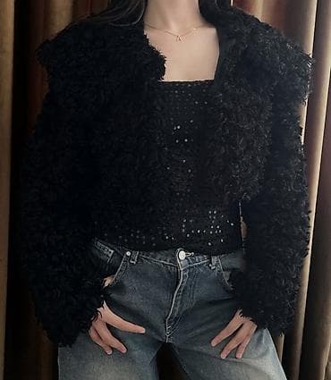 Modeli crop kürkdür,Milamir'dən alınıb. Çox geyinilib amma şəkildən