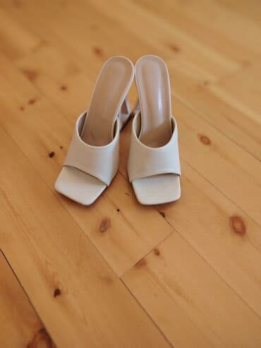 qoyun dərisindən ev üçün qadın şap şapları: Ölçü: 41, rəng - Bej, Yeni — 1