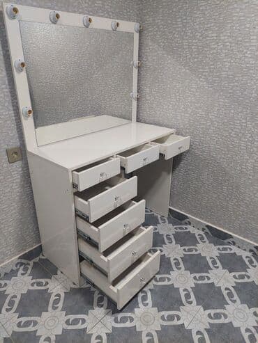 раскладные кресла в баку: Новый, Стол для макияжа, С зеркалом — 1