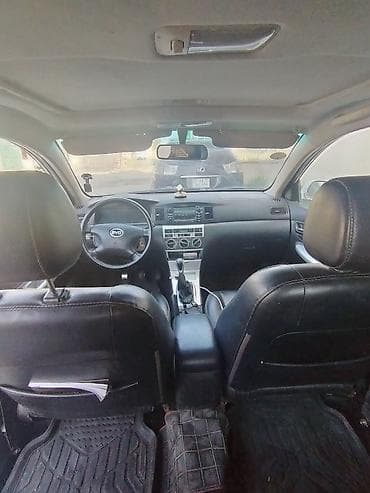 212 avtomobil: BYD sedan – ağ rəng, 4 qapı, AZ qeydiyyatı (nömrə 90-OZ-223). Şəhər — 5