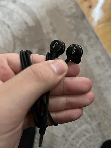 Yeni Simli Qulaqcıqlar, Akg, rəng - Qara