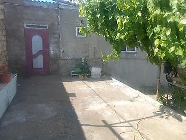 gəncə kiraye ev: Lökbatanda 1 massivde yaxşı erazıde uyğun qiymete heyet evi satılır — 2