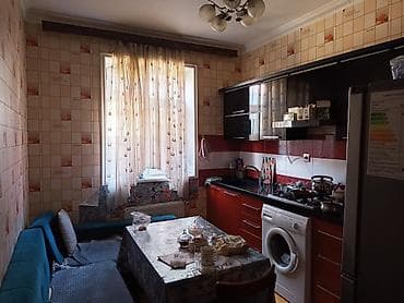 neftcilerde bina evleri: TƏCİLİ SATILIR . 2 mərtəbəli 4.5 sotun içərisində 200 kv/m olan — 6