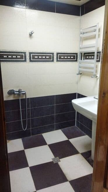 yeni emlak az sumqayit kiraye evler: Kirovda 5 mertebeli binanın 3-cu mərtəbəsində yerləşən ümumi sahəsi — 7