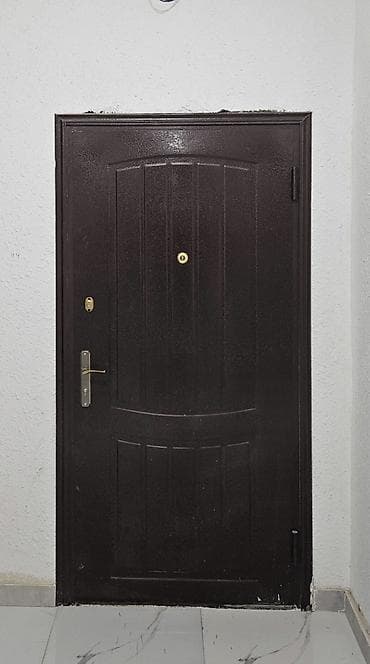 Metalı giriş qapısı Hündürlük 205/ eni -1 metr. - Material