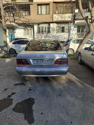 Mercedes-Benz E-Class (W210), gümüş rəng. Xarici: - Klassik W210 — 8