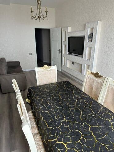 kiraye ev qarayevde: Yeni günəşli,Mərkəzi küçədə,Bazar storenin arxasında,17 — 1